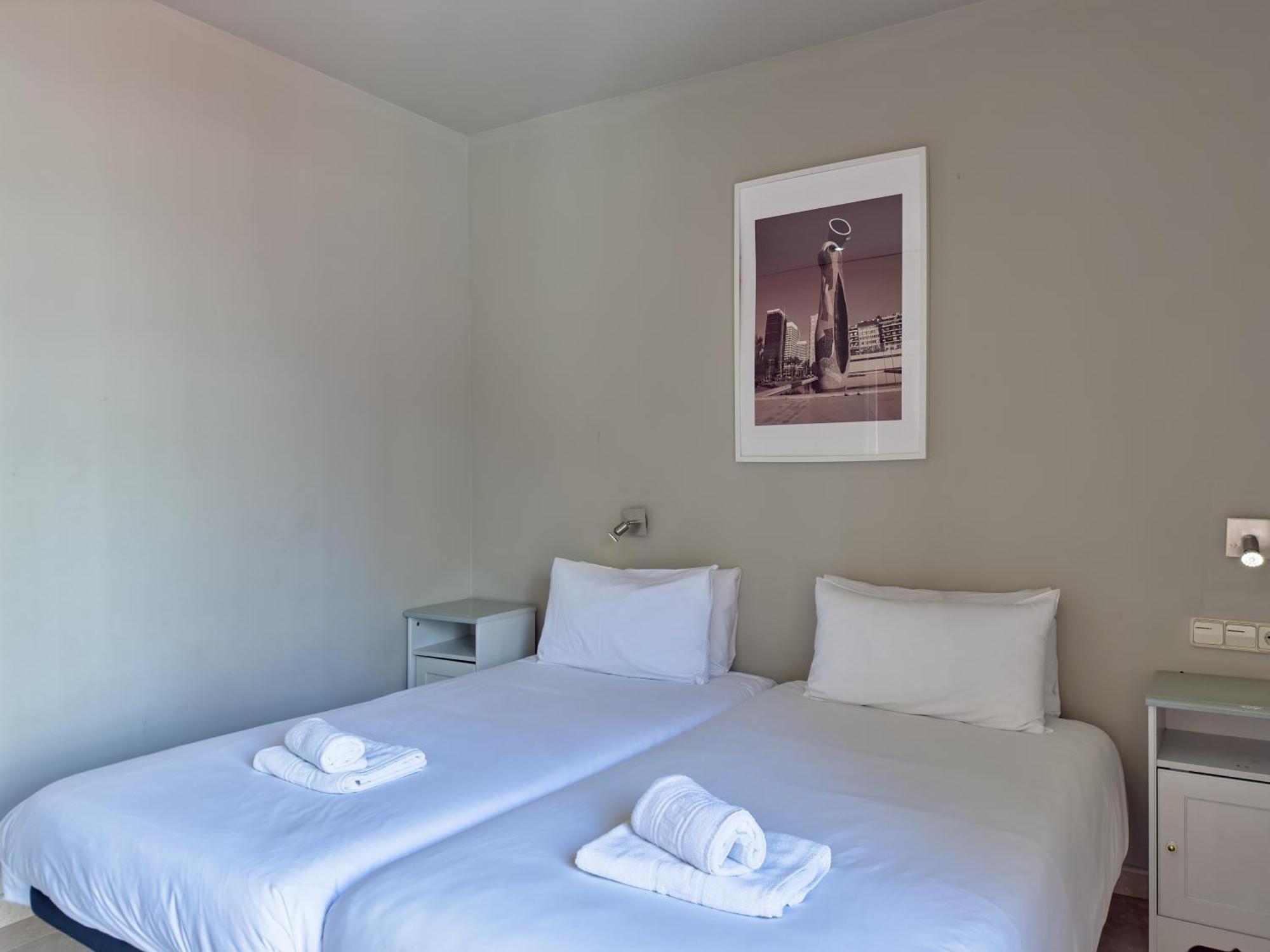 Stay U-Nique Apartments Torre Damians Barcelone Extérieur photo