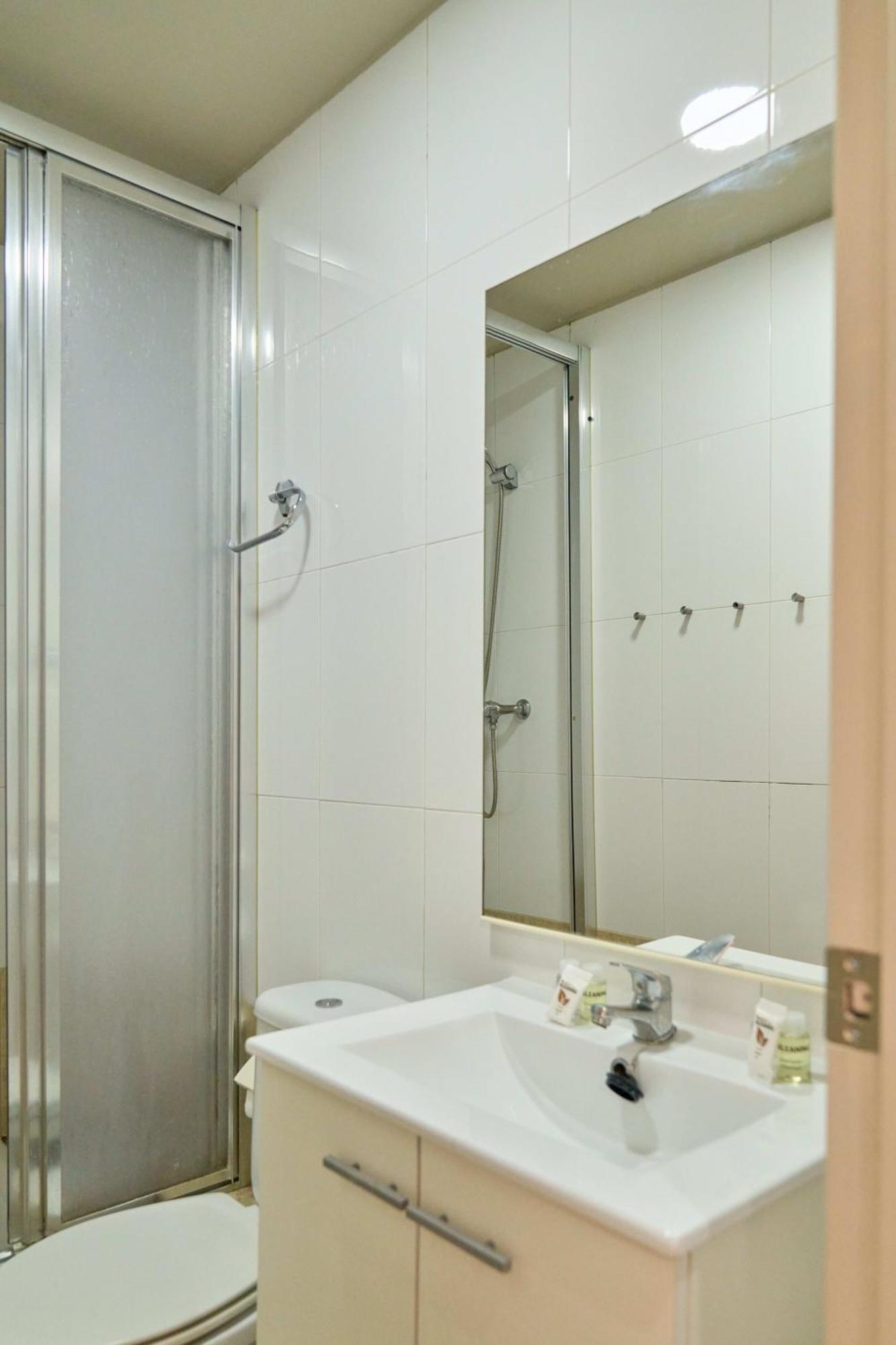 Stay U-Nique Apartments Torre Damians Barcelone Extérieur photo