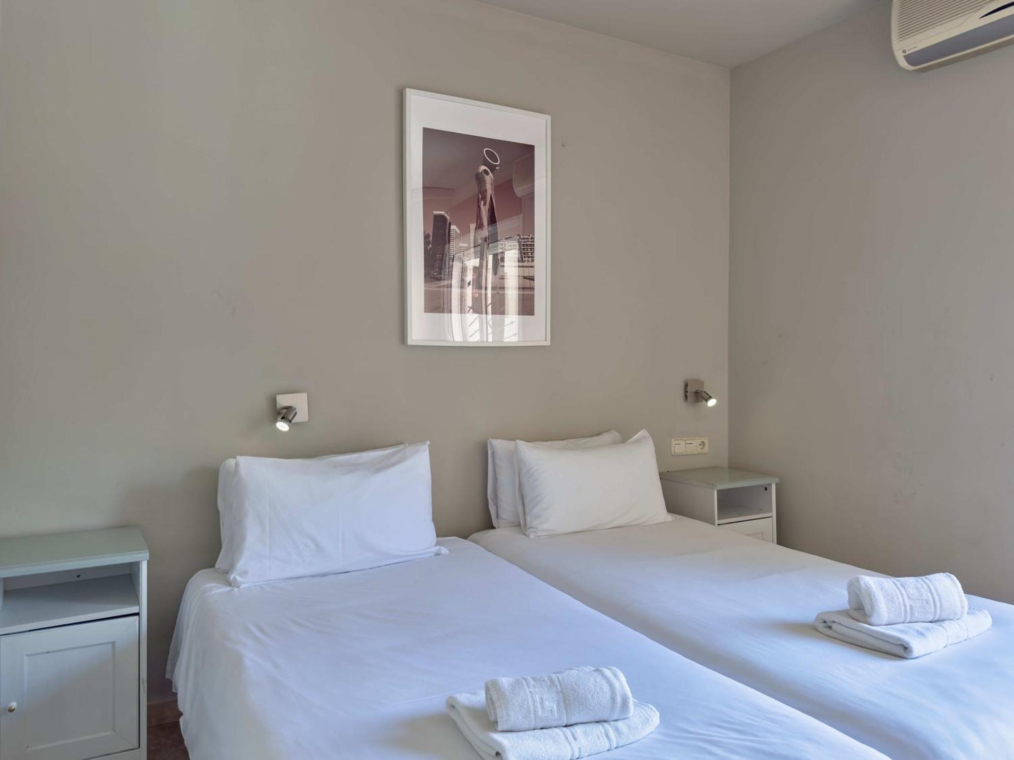 Stay U-Nique Apartments Torre Damians Barcelone Extérieur photo