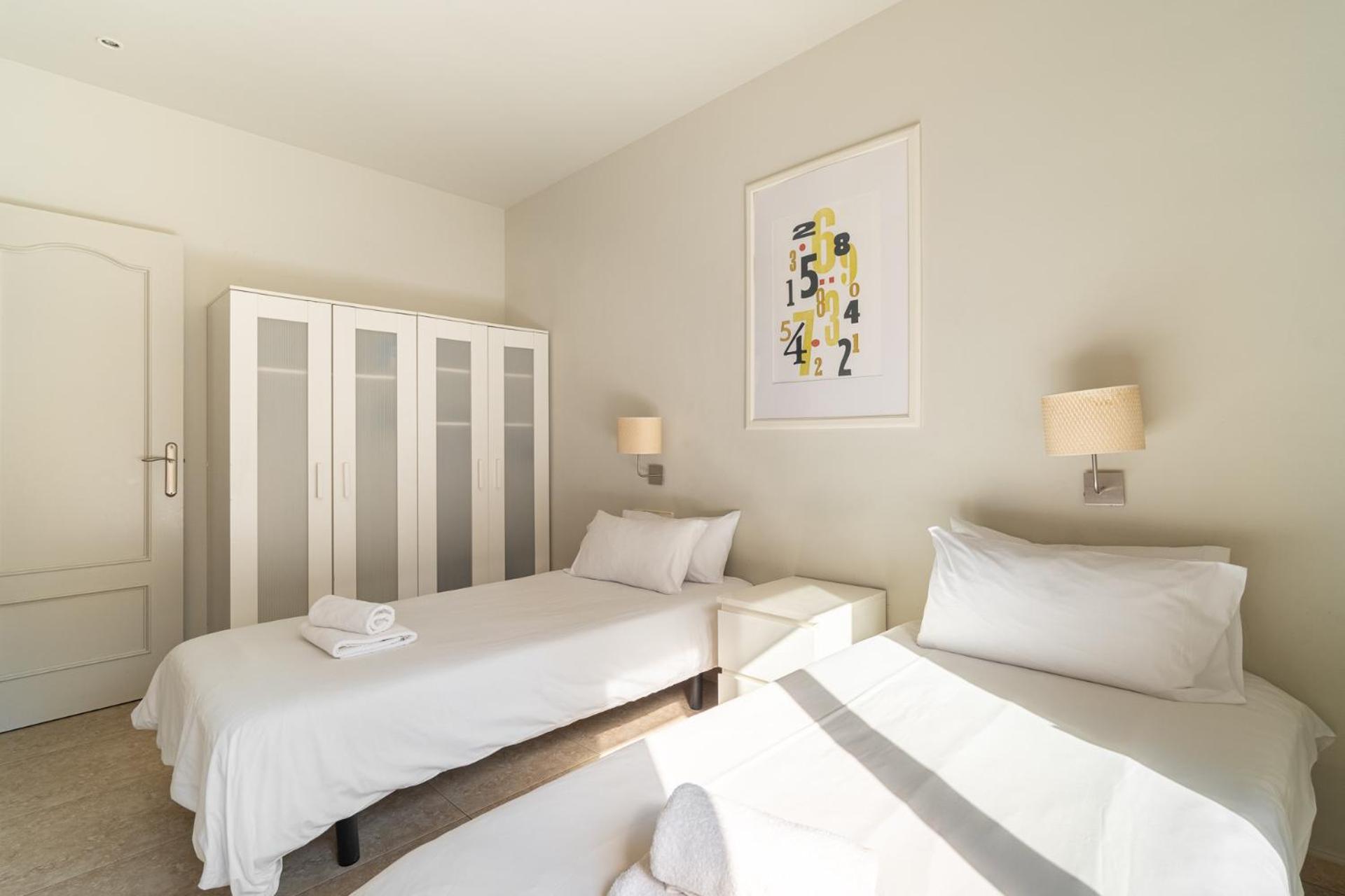 Stay U-Nique Apartments Torre Damians Barcelone Extérieur photo