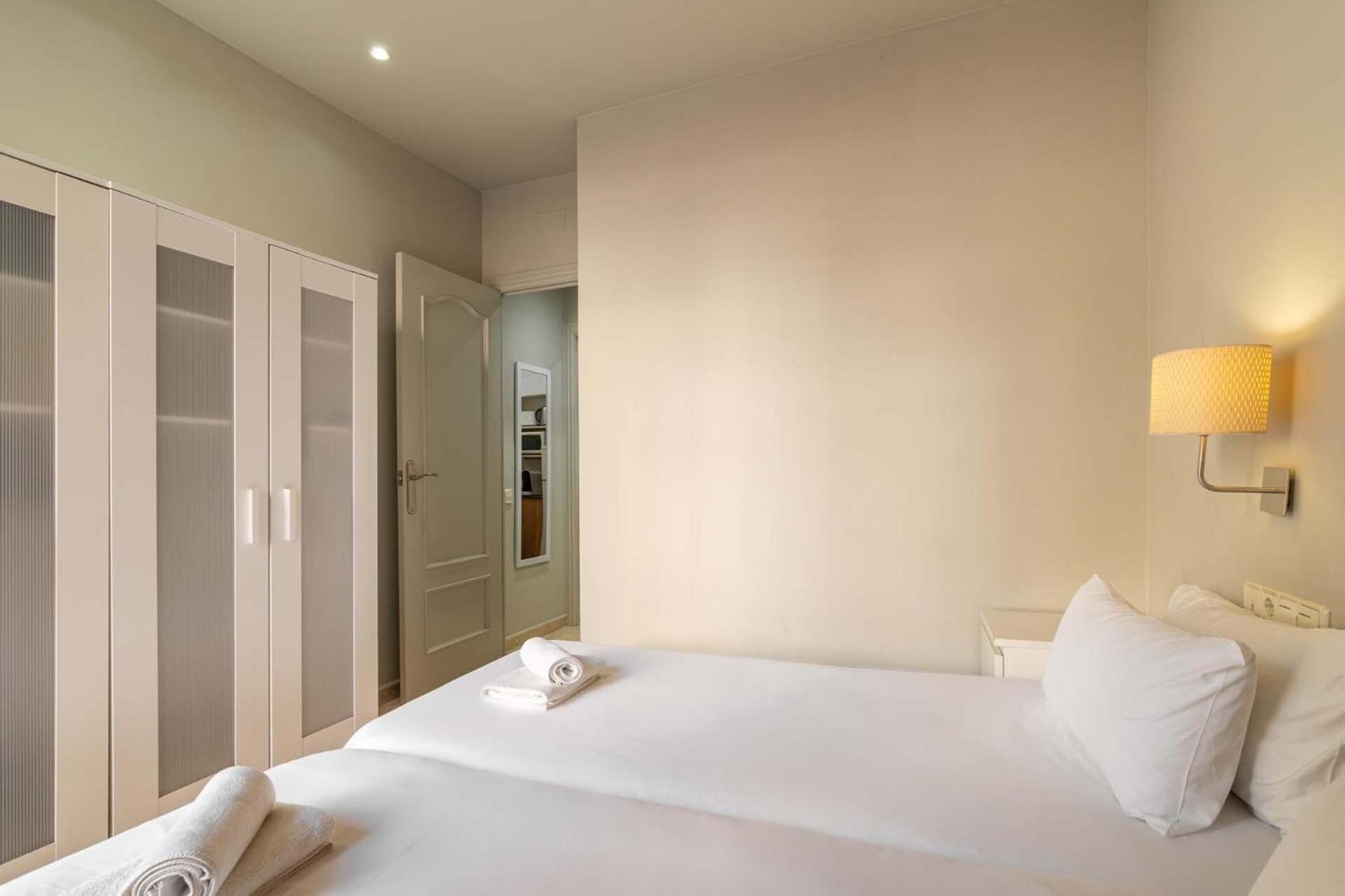 Stay U-Nique Apartments Torre Damians Barcelone Extérieur photo