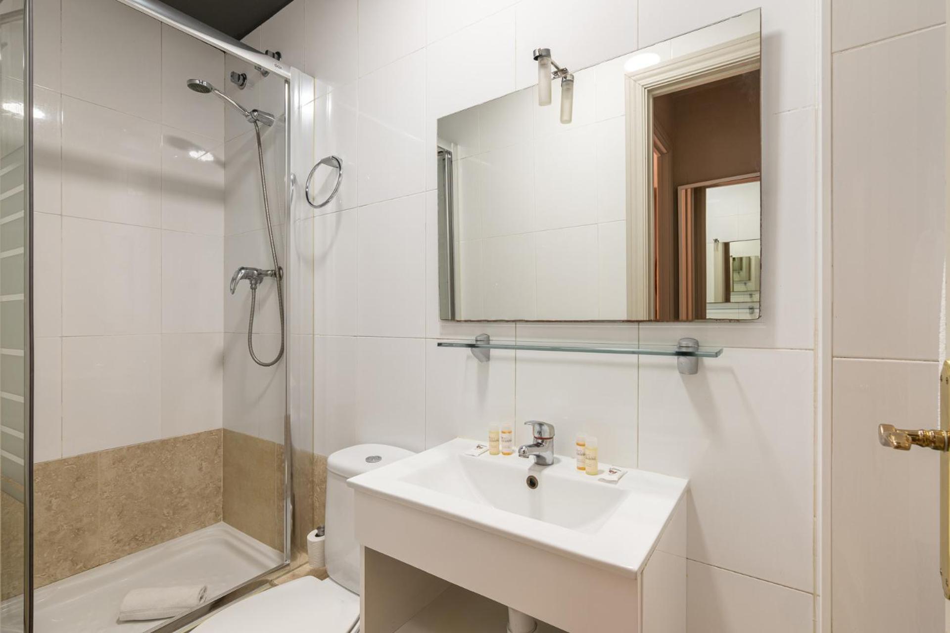 Stay U-Nique Apartments Torre Damians Barcelone Extérieur photo