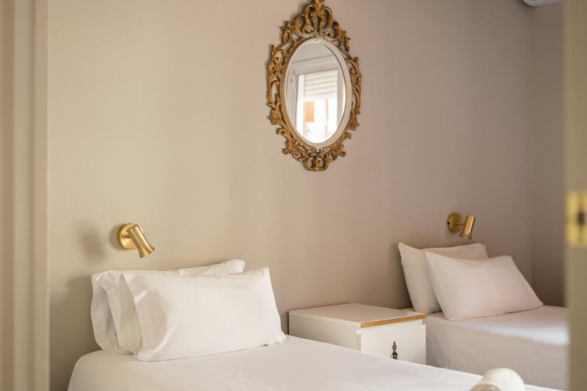 Stay U-Nique Apartments Torre Damians Barcelone Extérieur photo